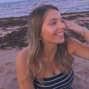 Meet your Posher, Madelyn